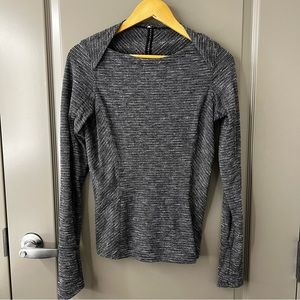 Women’s Lululemon workout top size 6